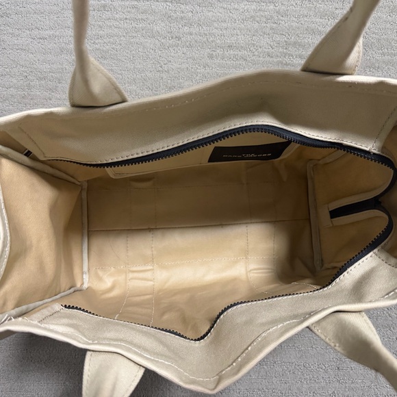 Marc Jacobs
The Large Canvas Tote Bag - Picture 2 of 6